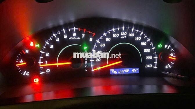 Toyota Camry 2.0E Đen