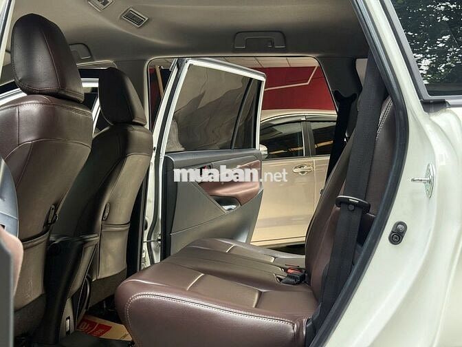 Bán xe Innova E số sàn 2024 xả lỗ, giá 640 tr