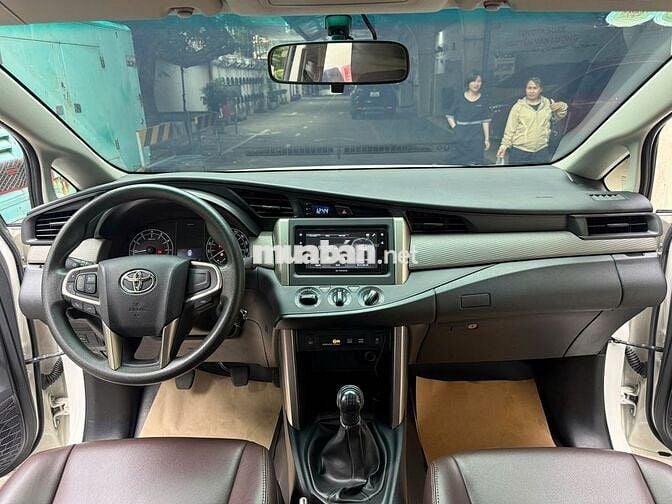 Bán xe Innova E số sàn 2024 xả lỗ, giá 640 tr