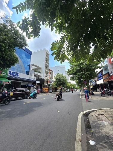 Bán nhà 2 MTKD Tân Sơn Nhì. Dt 6x31- DTCN 186m²-VỊ TRÍ SIÊU ĐẸP