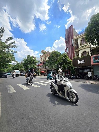 Bán nhà 2 MTKD Tân Sơn Nhì. Dt 6x31- DTCN 186m²-VỊ TRÍ SIÊU ĐẸP