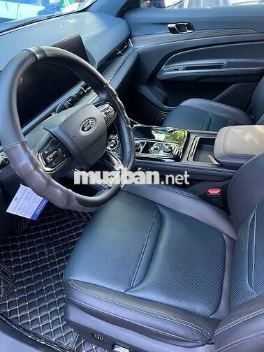 Ford Territory Titanium Đen 5 chỗ Cửa sổ trời