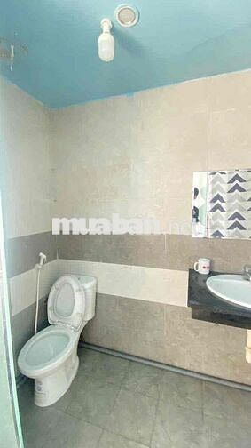 Cho Thuê Phòng Trọ Đường Nguyễn Chí Thanh ngày 18/7 trống