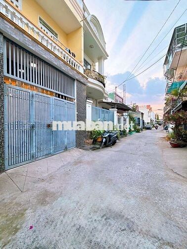 NHÀ RỘNG - CÁCH NGUYỄN VĂN CỪ 50M