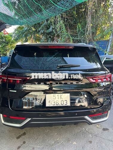 Ford Territory Titanium Đen 5 chỗ Cửa sổ trời