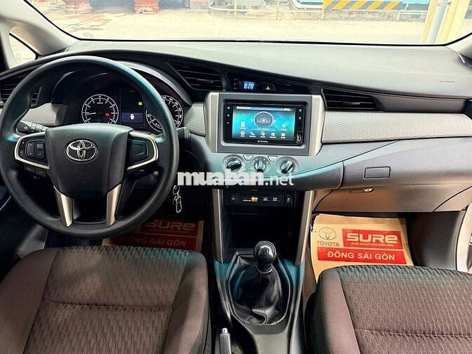 Xả lỗ Innova E số sàn 2023 đời cao, form mới