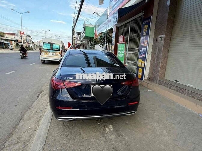 Mercedes C200 Avantgarde Plus 2023 xanh siêu lươt