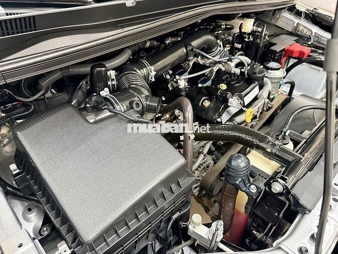 Xả lỗ Innova E số sàn 2023 đời cao, form mới