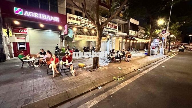 TUYỂN NHÂN VIÊN PHA CHẾ + NHÂN VIÊN PHỤC VỤ