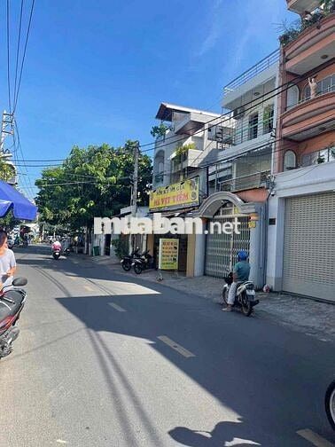 Cần cho thuê gấp nhà nguyên căn mặt tiền đường Nguyên hồng p11. bt