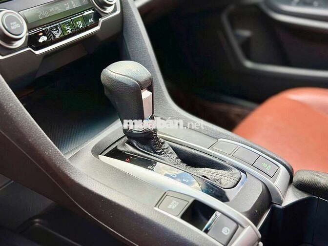 Honda Civic 1.8E 2019 Trắng 97.000km