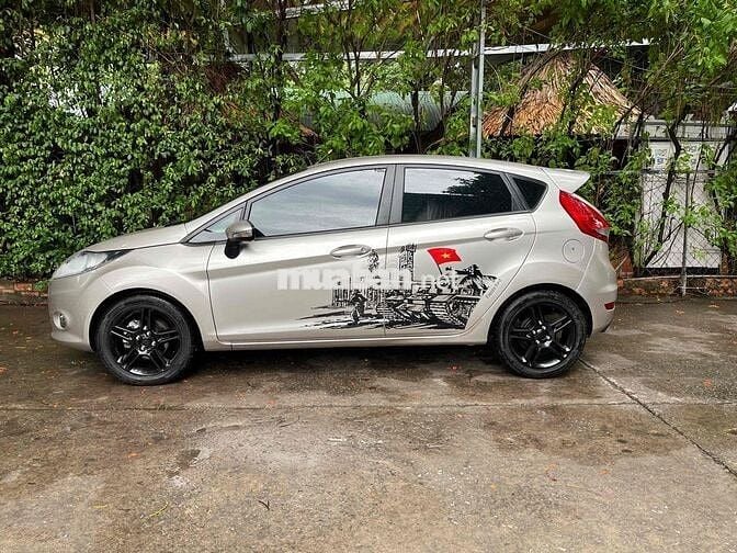 Ford Fiesta S 2011 Số tự động Ghi vàng
