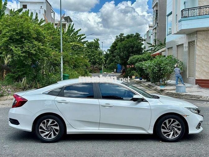 Honda Civic 1.8E 2019 Trắng 97.000km