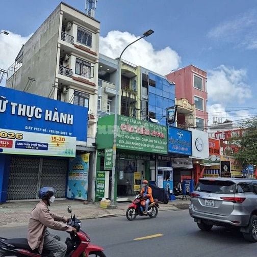 Bán nhà mặt tiền đường Nguyễn Ảnh Thủ