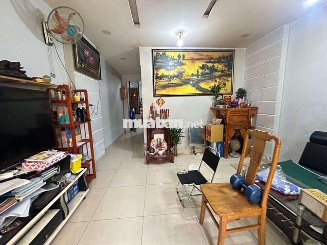 NGAY CHỢ CẦU, NHỈNH 4 ĐỒNG XÍ - ĐƯỜNG Ô TÔ, (4X15) NHÀ 2TẦNG, 3PN. 
