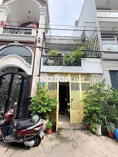 NGAY CHỢ CẦU, NHỈNH 4 ĐỒNG XÍ - ĐƯỜNG Ô TÔ, (4X15) NHÀ 2TẦNG, 3PN. 