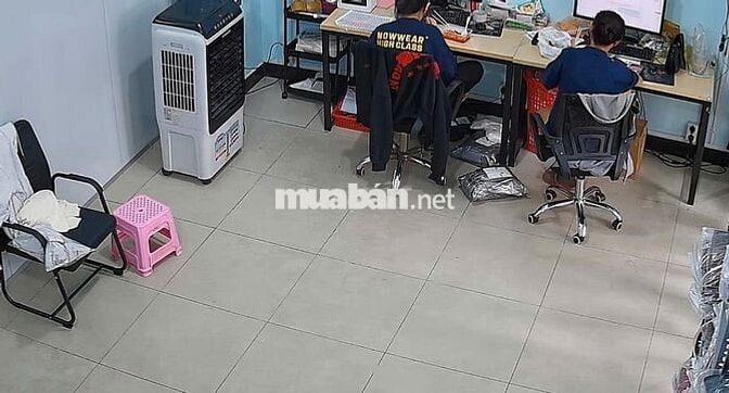 TUYỂN NHÂN VIÊN KHO - ĐÓNG GÓI ĐƠN HÀNG THỜI TRANG