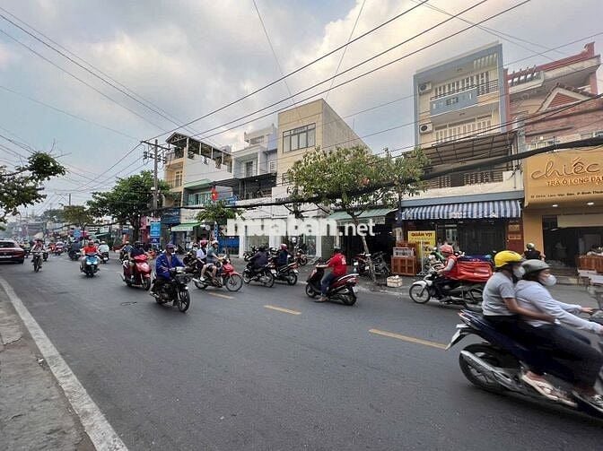 Nhà Mặt Tiền Lý Phục Man Quận 7 - ngang 12 , dài 38  cho xây cao tầng