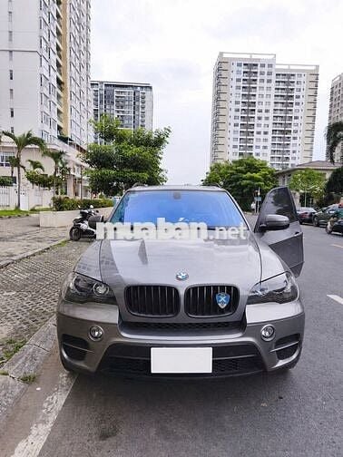 BMW X5 7 chỗ màu Xám