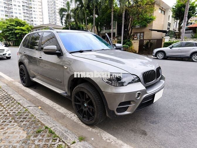 BMW X5 7 chỗ màu Xám