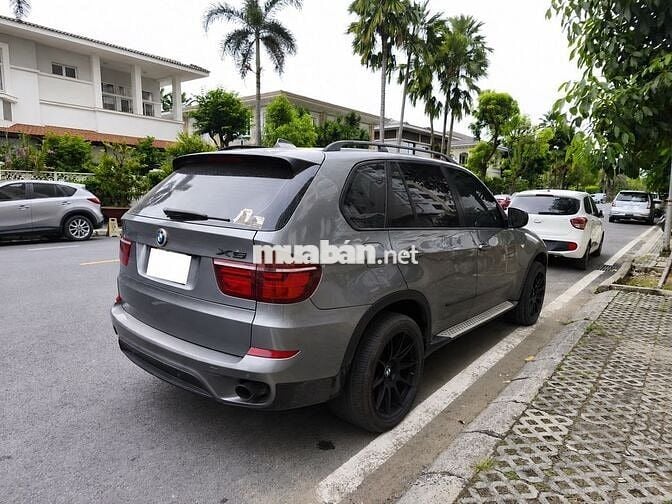 BMW X5 7 chỗ màu Xám