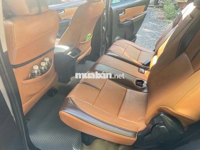 Toyota Fortuner Bạc Da