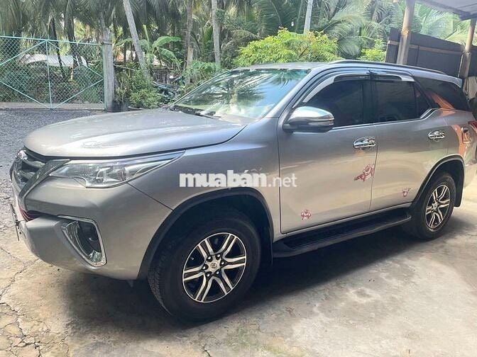 Toyota Fortuner Bạc Da