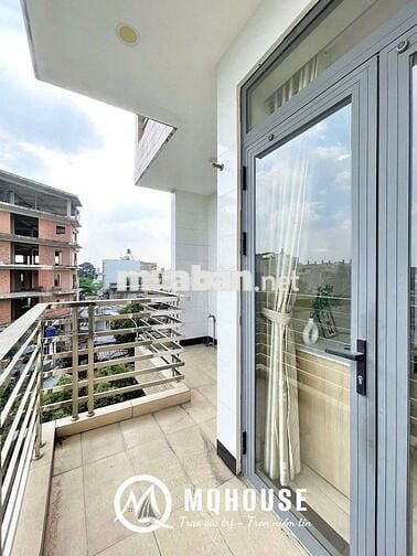 Cho thuê căn hộ studio ban công full nội thất Nguyễn Văn Cừ Quận 5 