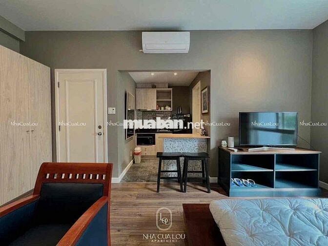 Căn hộ studio full nội thất cửa sổ thoáng đường Nguyễn Văn Cừ quận 5