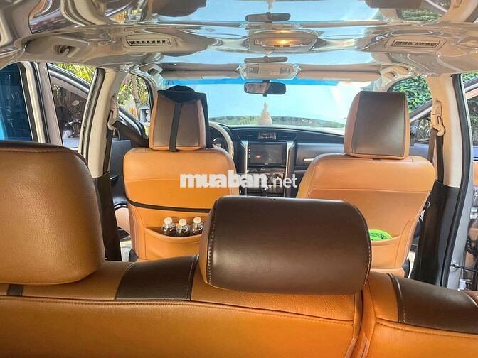 Toyota Fortuner Bạc Da