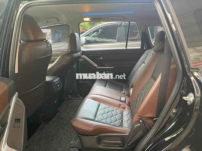 Toyota Innova Cross 2.0V 2025 49.000km Đen