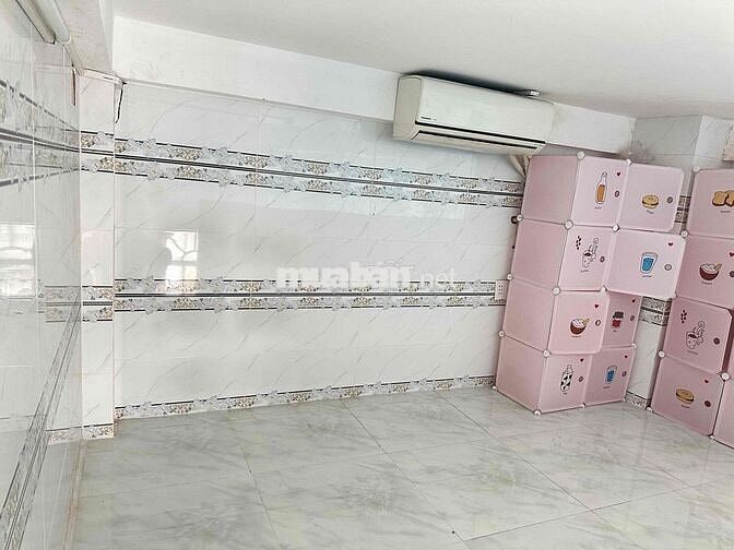 phòng trọ Q.4 giá rẻ có máy lạnh nước nóng lạnh