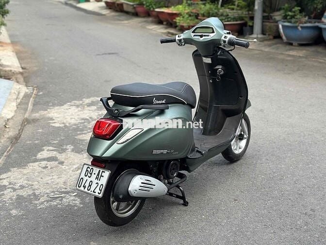 Cần bán xe Vespa 50cc Đk 2023 Bs69 chính chủ