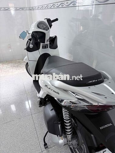 Honda SH Mode Trắng Xăng