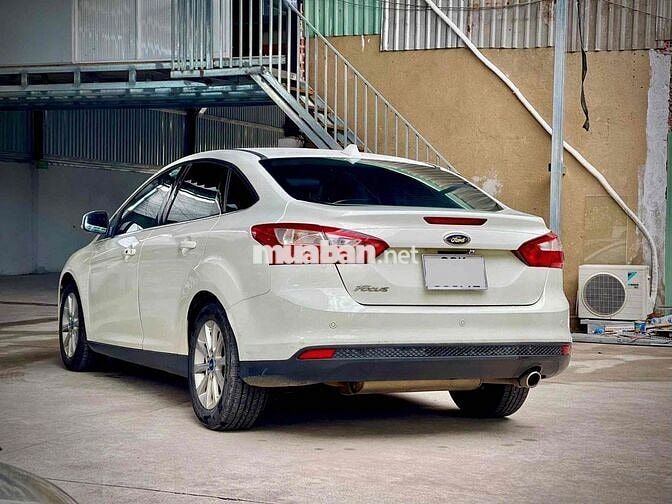 Ford Focus 2.0 AT 2013 Trắng Tự động 130.000 km