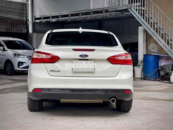 Ford Focus 2.0 AT 2013 Trắng Tự động 130.000 km