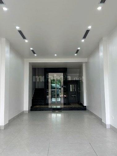 Cho thuê nhà 7 tầng,có thang máy mặt đường Lê Quang Đạokéo dài,Hà Đông