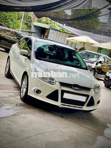 Ford Focus 2.0 AT 2013 Trắng Tự động 130.000 km