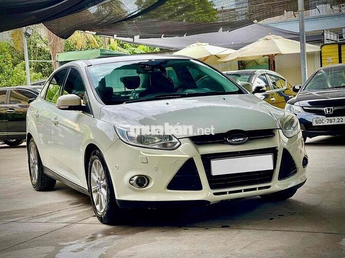 Ford Focus 2.0 AT 2013 Trắng Tự động 130.000 km