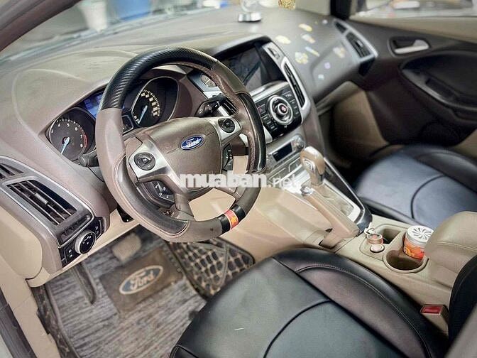 Ford Focus 2.0 AT 2013 Trắng Tự động 130.000 km