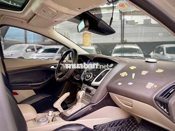 Ford Focus 2.0 AT 2013 Trắng Tự động 130.000 km