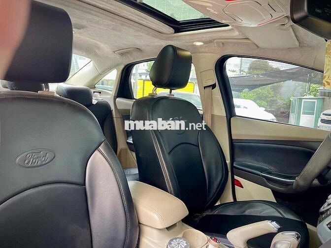 Ford Focus 2.0 AT 2013 Trắng Tự động 130.000 km