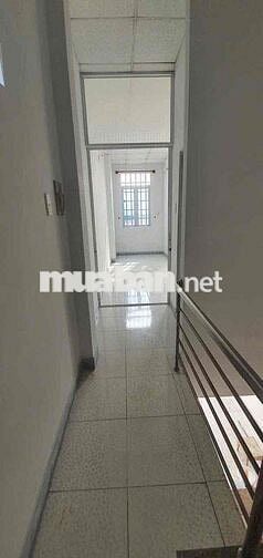 Nhà 4 phòng ngủ gần tuyến metro gần ngã tư thủ đức