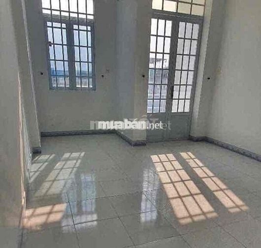 Nhà 4 phòng ngủ gần tuyến metro gần ngã tư thủ đức