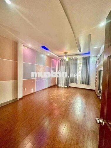 Cho Thuê Nhà Hẻm Tải DT 220m2 1Trệt 1Lửng 3Lầu 5Pn 4Wc Sân Thượng