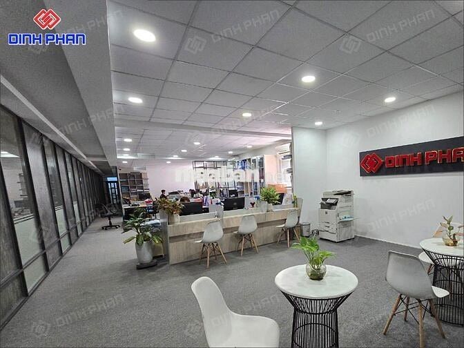 NHÂN VIÊN THIẾT KẾ QUẢNG CÁO VÀ QUẢN LÝ ĐƠN HÀNG