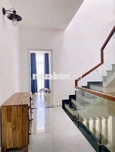 nhà nguyên căn 3 phòng ngủ cách ql13 chỉ 200 mét