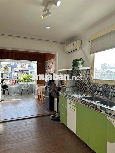 CHO THUÊ PHÒNG CỰC CHILL BAN CÔNG VIEW BITEXCO NGAY TRUNG TÂM QUẬN 1