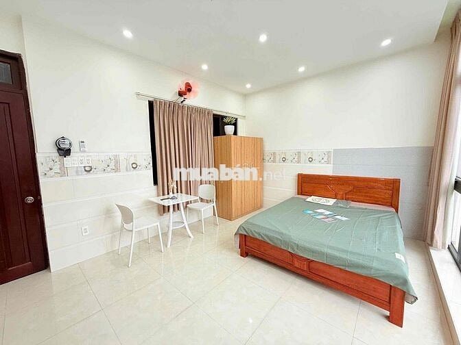 TRỐNG PHÒNG ĐẦY ĐỦ NỘI THẤT NGAY NGUYỄN VĂN QUÁ