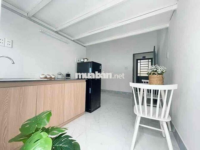 DUPLEX CÓ BAN CÔNG CỬA SỔ SIÊU THOÁNG NGAY VÒNG XOAY CỐNG QUỲNH